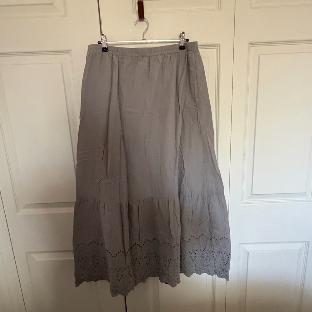 Women's Midi Eyelet Hem Skirt - Gray